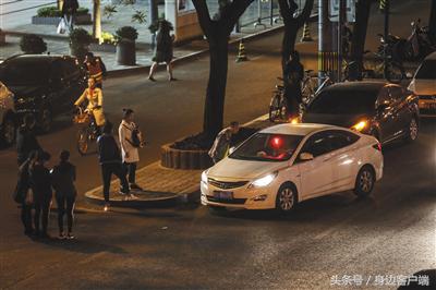 法国大选勒庞与马克龙差距 (法国大选马克龙勒庞民调领先)