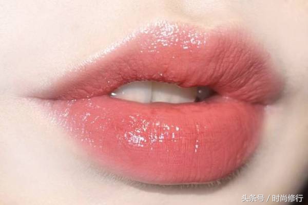 mac棒棒糖唇釉染唇液107,mac棒棒糖106试色深唇色