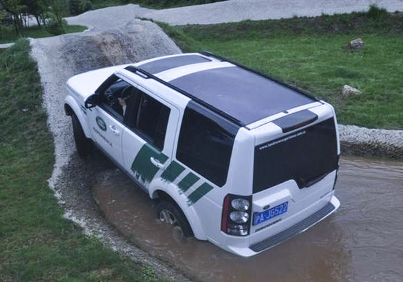 汽车排气管:排气的时候怎么还排出水来了