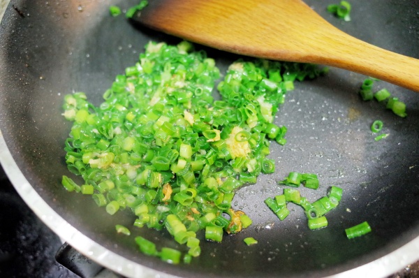 冷菜葱油脆皮鸡的制作步骤,葱油脆皮鸡装盘