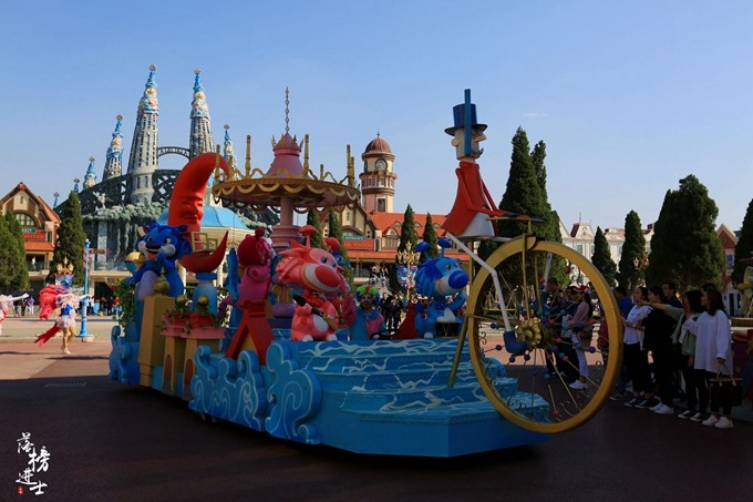 泉城欧乐堡动物王国夏天怎么去,泉城欧乐堡梦幻世界星空过山车