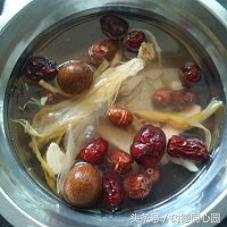 乌鸡大补汤做法,乌鸡大补汤里面放什么