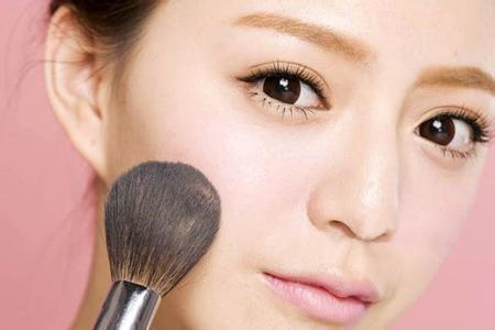 美宝莲持妆气垫怎么用遮瑕好,美宝莲bb霜的正确使用方法