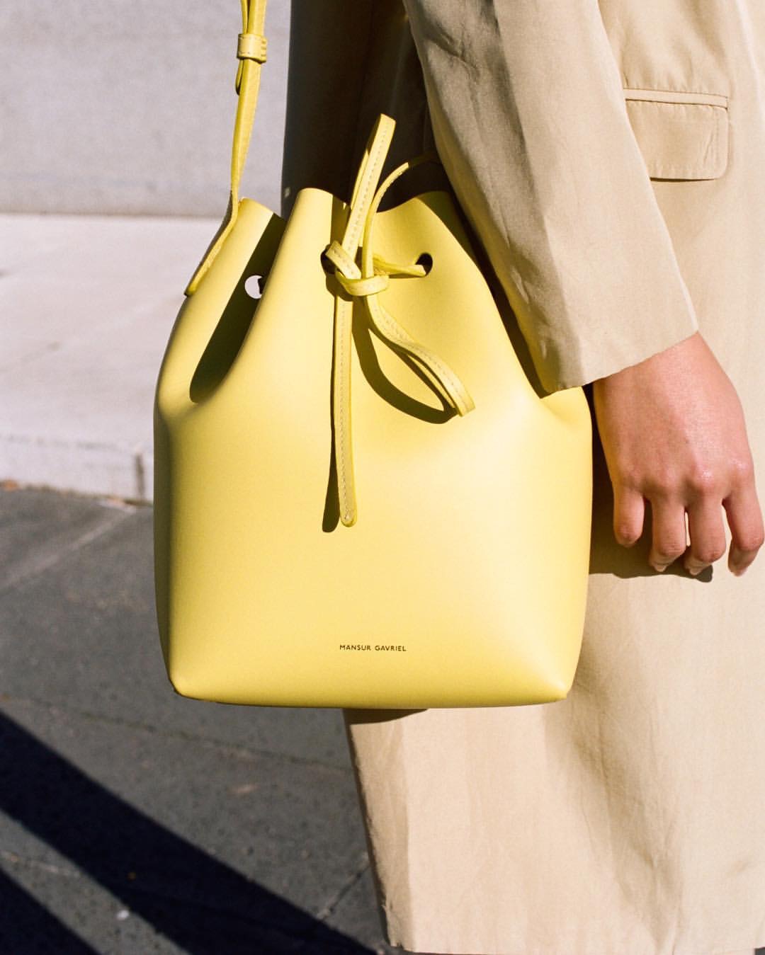 你的包烂大街了吧？三个品牌瞬间提升包品