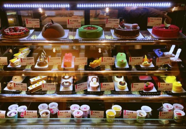 想开个甜品店需要准备什么,开甜品店需要注意哪些