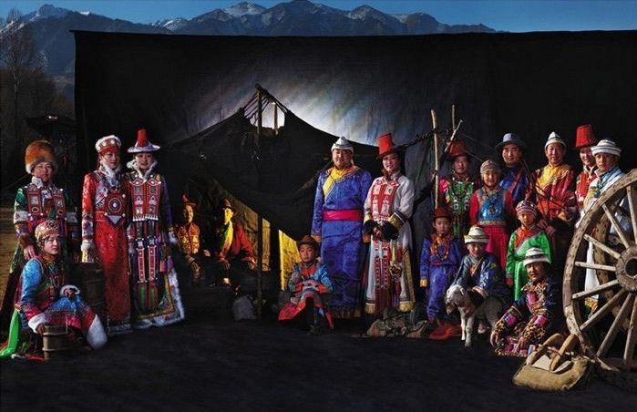 我国少数民族人口最多的民族是,56个民族最少的人口是哪个族