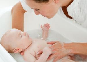 新手妈妈来围观:新生儿“胎毒”“胎垢”和胎脂到底该不该清除?