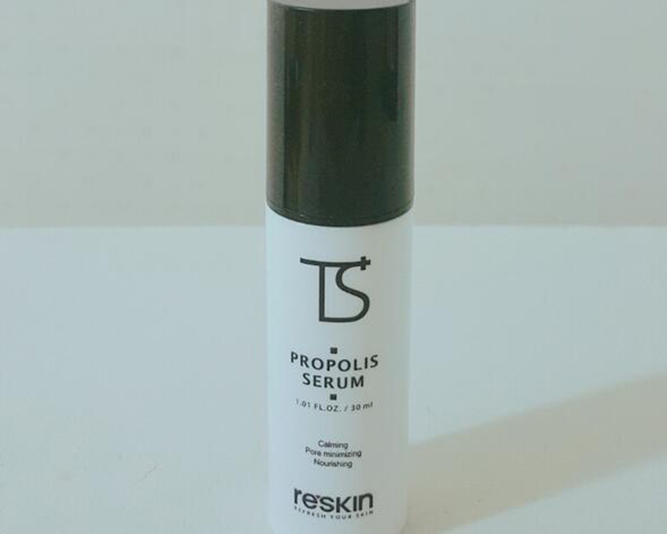 脸颊两侧长痘用什么药膏,脸颊两侧长痘中医怎么说