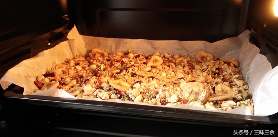 学做枫糖核桃面包,怎么烤坚果谷物麦片