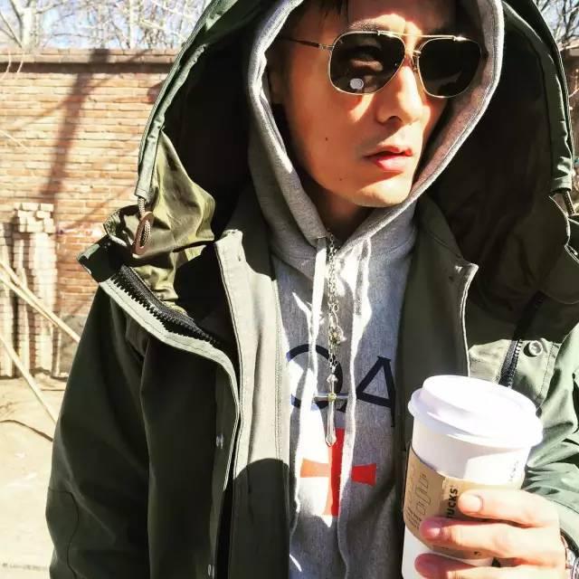 跟着这两人学穿搭,刷街名单肯定有你