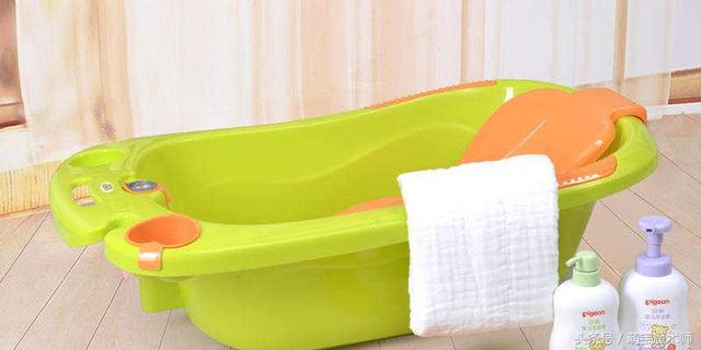 给宝宝洗澡要不要关门关窗,宝宝洗澡可以洗手吗