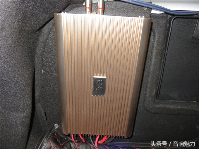 新款起亚K5升级雷贝琴汽车音响，国产良心品牌也有好效果