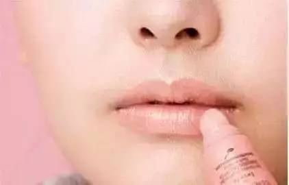 妆容必备款之晚宴妆面试妆