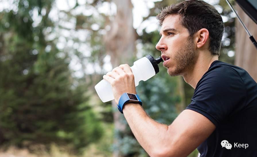 椰子水和椰汁的功效与作用,椰子水和椰汁的区别是