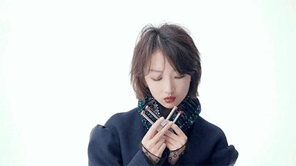 玻璃唇怎么涂才好看,今年流行的玻璃唇