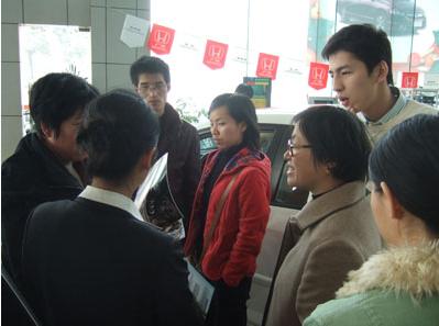 大学生剑指“偏门”,竞相演绎“钱”奏曲