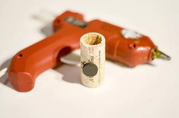 被丢弃的红酒塞遇上了植物,才迎来自己的春天