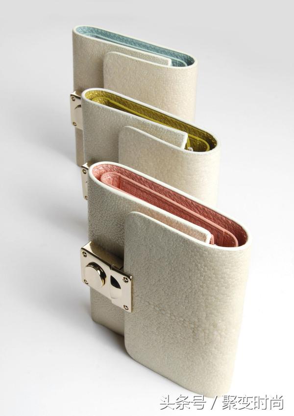 当遇上米色珍珠鱼皮具，珍珠鱼皮革的珍珠光彩才终于名副其实