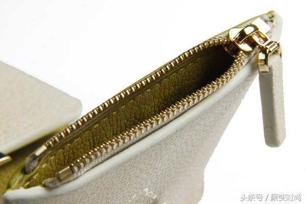 当遇上米色珍珠鱼皮具，珍珠鱼皮革的珍珠光彩才终于名副其实