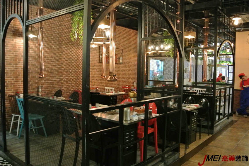 大连和平广场这家烤肉店装修怎么样，去过的朋友请举爪