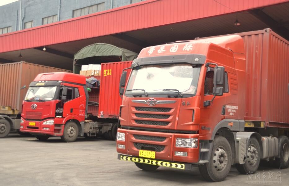 一汽解放配送,快递物流第一视角