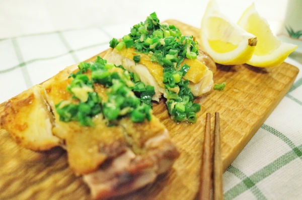 冷菜葱油脆皮鸡的制作步骤,葱油脆皮鸡装盘