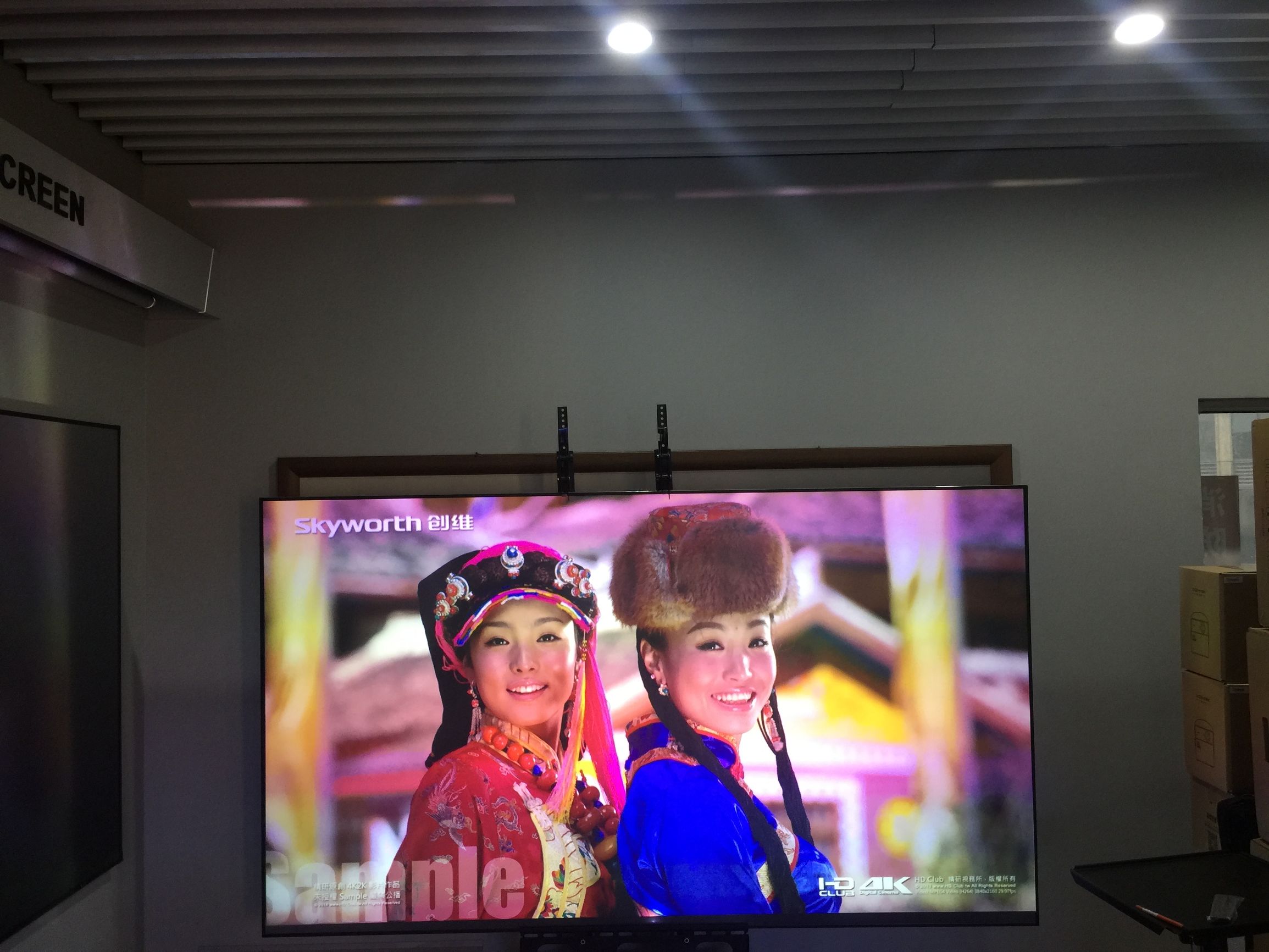 为什么投影仪用幕布效果反而不好,投影机幕布的选择