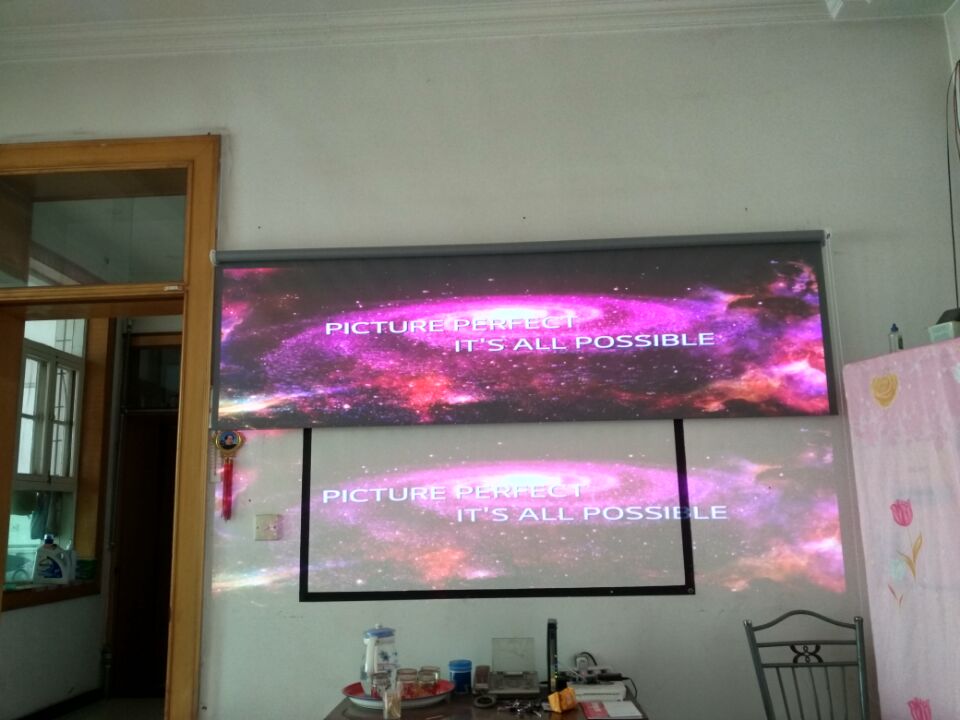 为什么投影仪用幕布效果反而不好,投影机幕布的选择