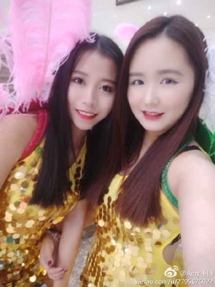 清纯可爱足球宝贝,甜美足球宝贝