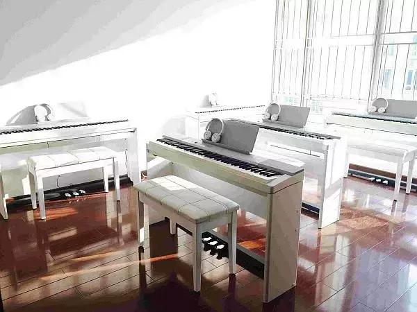 樂LIFE流行钢琴乐馆｜钢琴是最长久的陪伴