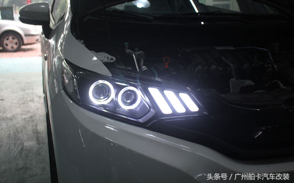 飞度gk5更换大灯灯泡教程,三代飞度gk5改装后视镜