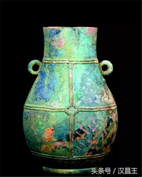 青铜器上的假锈如何鉴别,碱水能鉴别青铜器的锈的真假吗