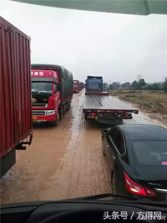 他的东风天龙卡车装这些锁！竟吓跑了小偷的车队！老司机分享经验