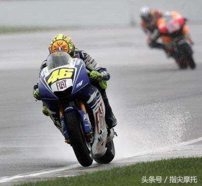 为什么摩托车一下雨就老熄火,摩托车下雨就不好打火是怎么回事