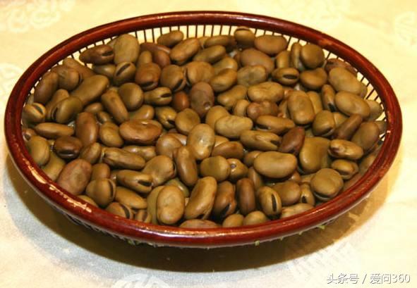 60岁皮肤有白斑怎么办,60岁白斑怎么治疗