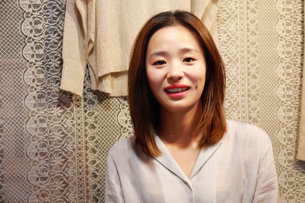 杭州吴山广场夜市美女,吴山夜市摊主