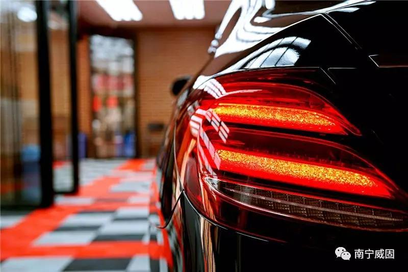 奔驰e300l新车贴膜,奔驰e300l贴太阳膜注意什么