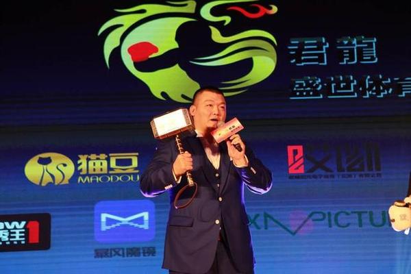 张君龙对战美国拳王,张君龙对战乔丹