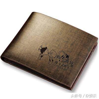 男女间送哪些礼物代表喜欢,女孩给男生送什么礼物能代表爱情