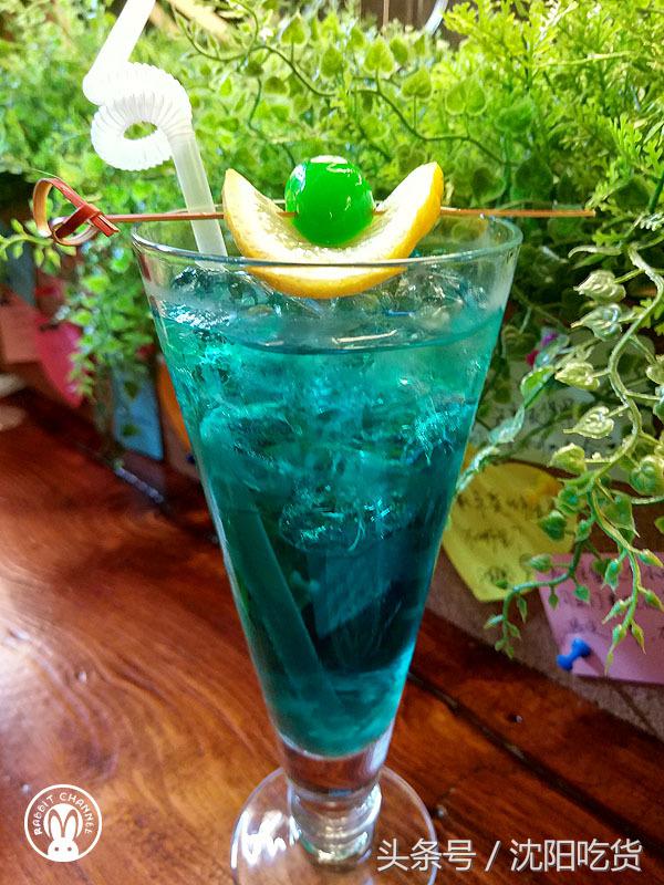 猪脚剔骨头不伤皮的做法,隆江猪脚剔骨全过程