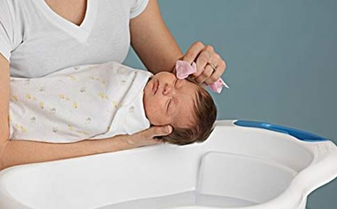 新手妈妈来围观:新生儿“胎毒”“胎垢”和胎脂到底该不该清除?