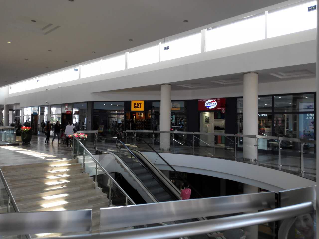 你还在找人名品代购?out了,隐藏在浦东乡村中的购物天堂