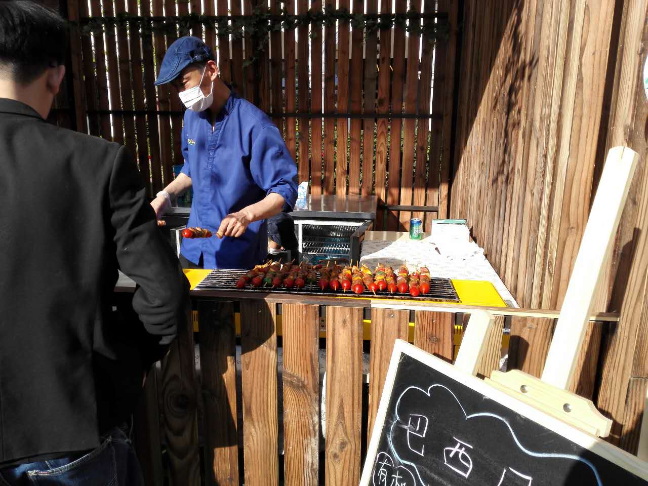 你还在找人名品代购?out了,隐藏在浦东乡村中的购物天堂