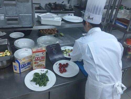 事不过三朱婷夺海外首冠！接班刘翔李娜征服世界一句话感动国人