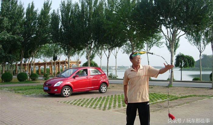 50后老夫妻自改房车,60岁夫妻自改床车自驾游