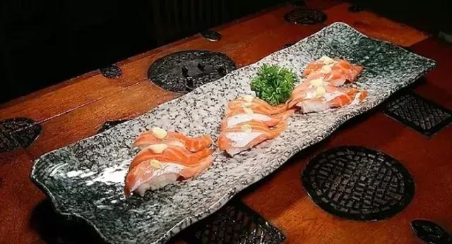 大西洋鲑鱼和挪威三文鱼的区别,我们吃的三文鱼怎么来的