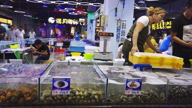 三亚亚龙湾奥特莱斯游玩,三亚亚龙湾奥莱美食