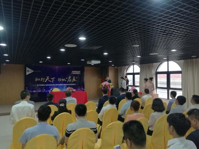 绾佃澶╀笅娴风撼鐧惧窛,绾佃澶╀笅