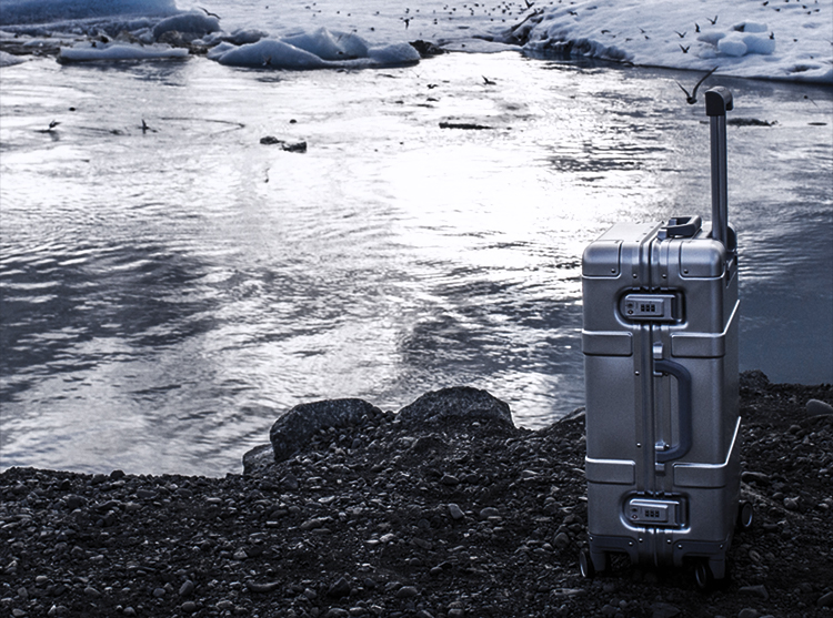 男生出门旅行必备清单超全,男生出行必备物品清单明细表