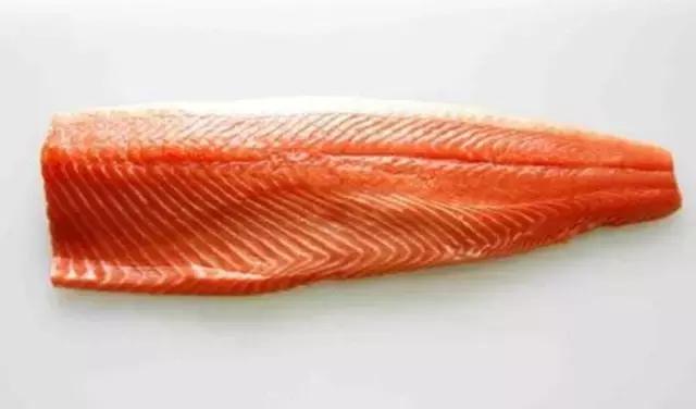 大西洋鲑鱼和挪威三文鱼的区别,我们吃的三文鱼怎么来的